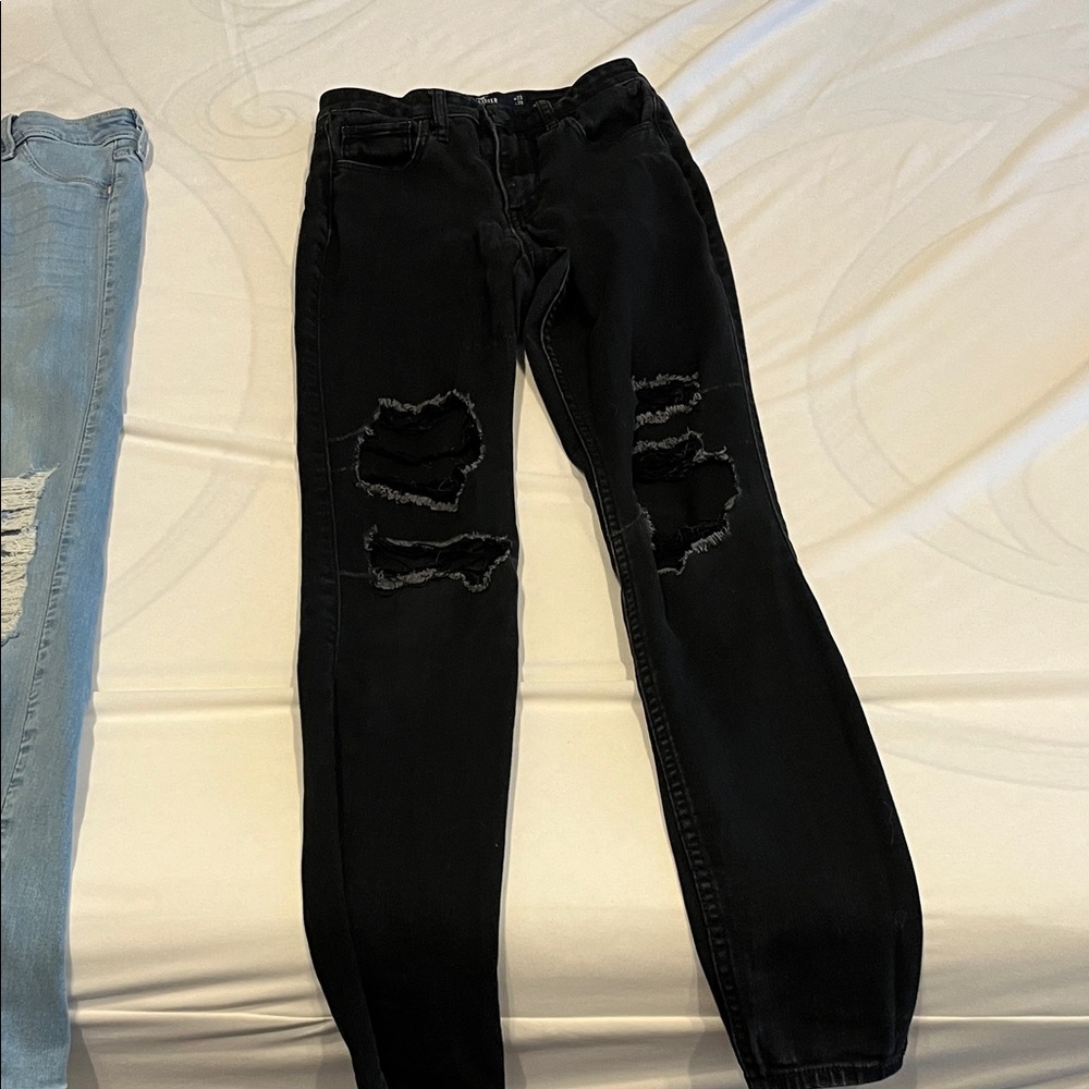 Stylish Ripped Jeans Set - Picture 8 of 13